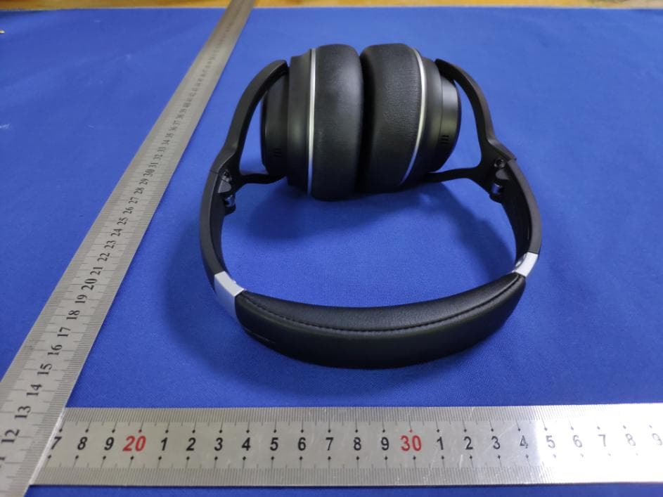 Wireless Headphones - FCC ID 2ALNA-BTH71 - Shenzhen Thousandshores Technology Co., Ltd. (4)