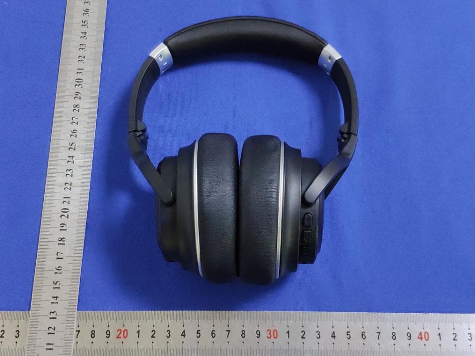 Wireless Headphones - FCC ID 2ALNA-BTH71 - Shenzhen Thousandshores Technology Co., Ltd. (3)