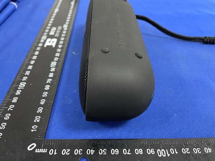 Portable Wireless Speaker - FCC ID 2ALNA-BTS25S - Shenzhen Thousandshores Technology Co., Ltd. (4)