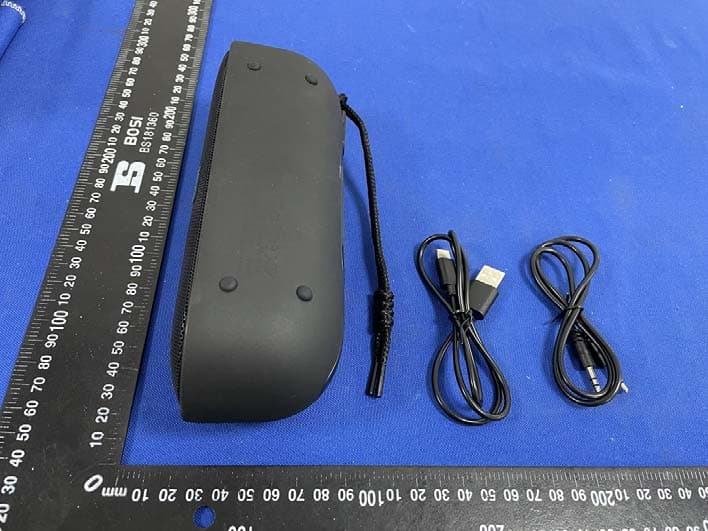 Portable Wireless Speaker - FCC ID 2ALNA-BTS25S - Shenzhen Thousandshores Technology Co., Ltd. (2)