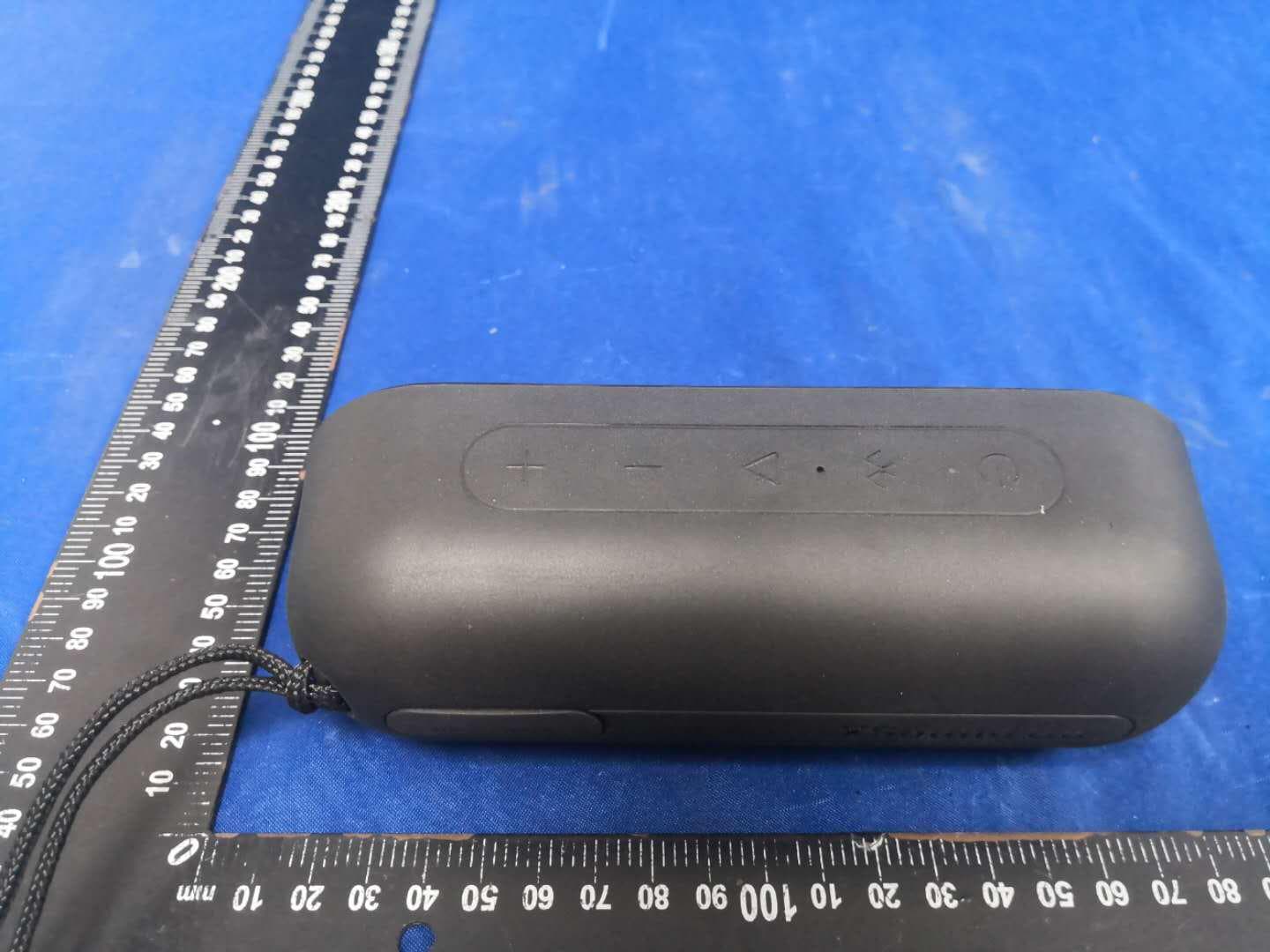 Portable Wireless Speaker - FCC ID 2ALNA-TSBTS20 - Shenzhen Thousandshores Technology Co., Ltd. (4)