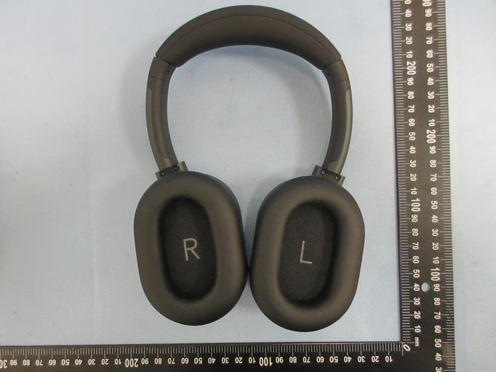 Bluetooth Headset - FCC ID 2AM5A-ATLAS - Sonos Scotland Ltd. (2)