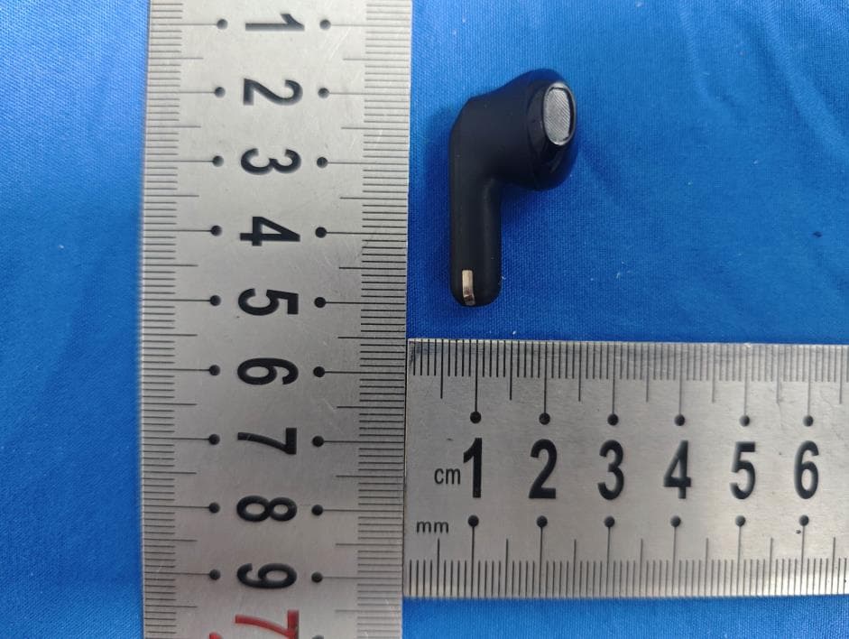 TWS Earbuds - FCC ID 2AMBA-S83 - Dongguan Pinmi Electronic Technology Co., Ltd. (2)