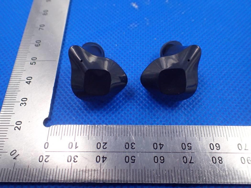 TWS EARBUDS - FCC ID 2AMBAS15S - Dongguan Pinmi Electronic Technology Co., Ltd. (3)