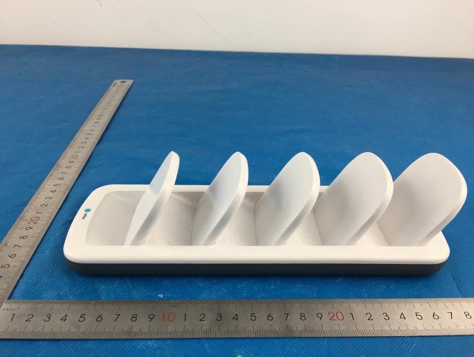 Multi-unit Wireless Charger - FCC ID 2AMBHRW1702 - Relay, Inc. (5)