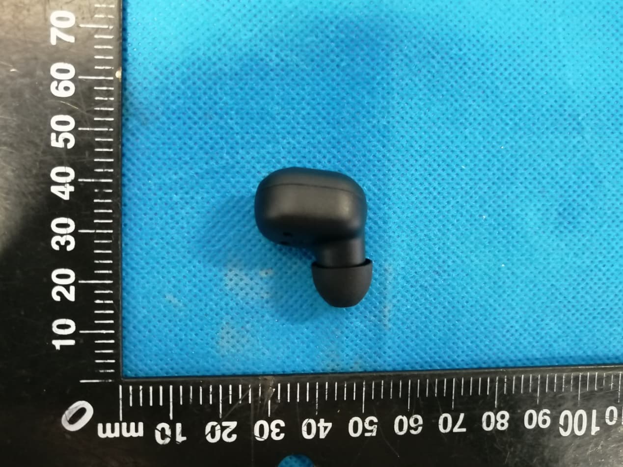 TRUE WIRELESS EARBUDS - FCC ID 2AMC6-AIR2 - Aiwa Corporation (2)