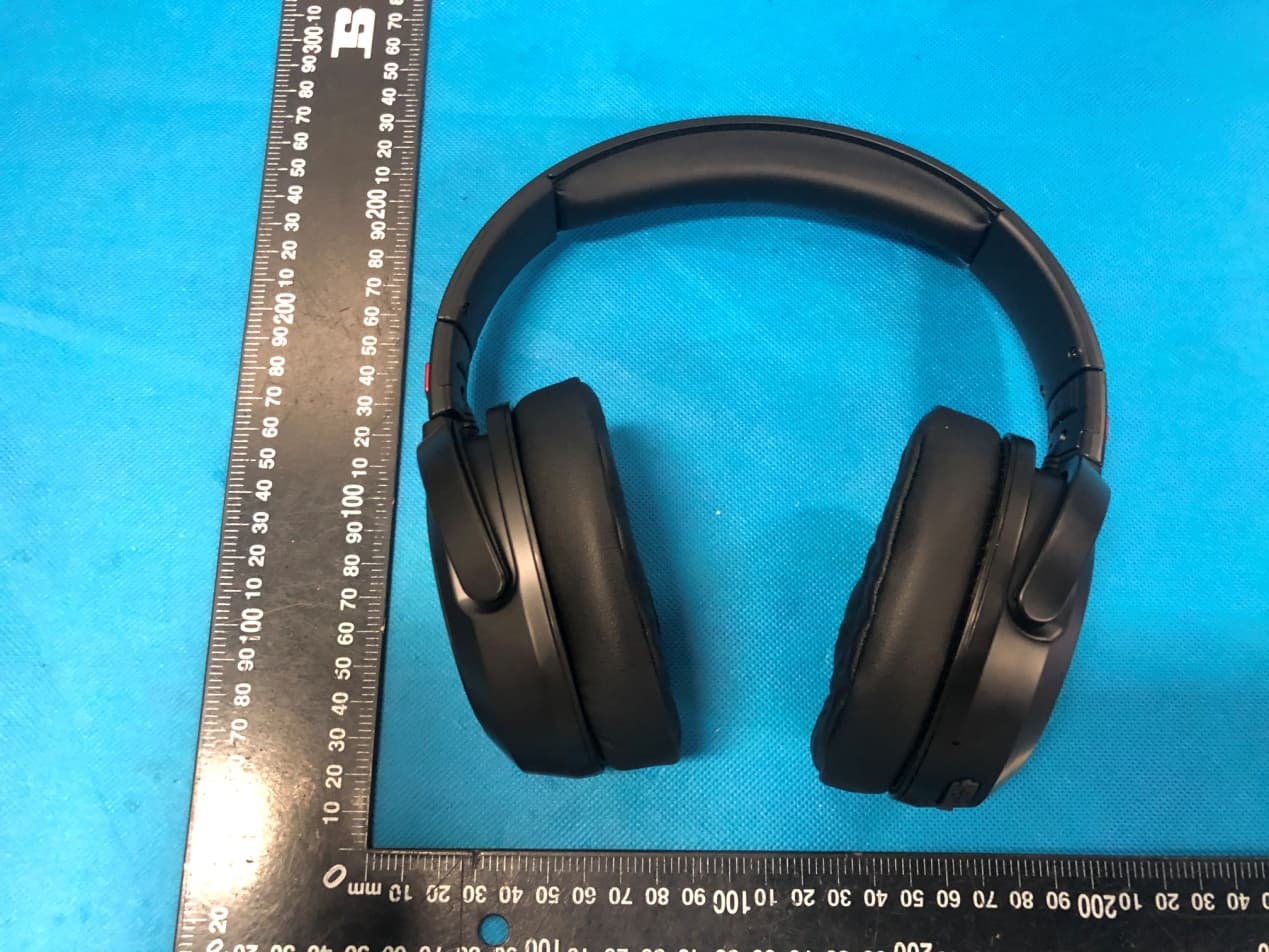 Bluetooth Headphone - FCC ID 2AMC6-ARC1ANC - Aiwa Corporation (2)