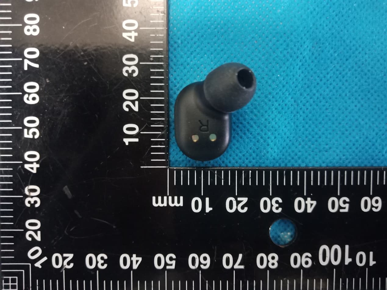 TRUE WIRELESS EARBUDS - FCC ID 2AMC6-PRODIGY-AIR2 - Aiwa Corporation (2)