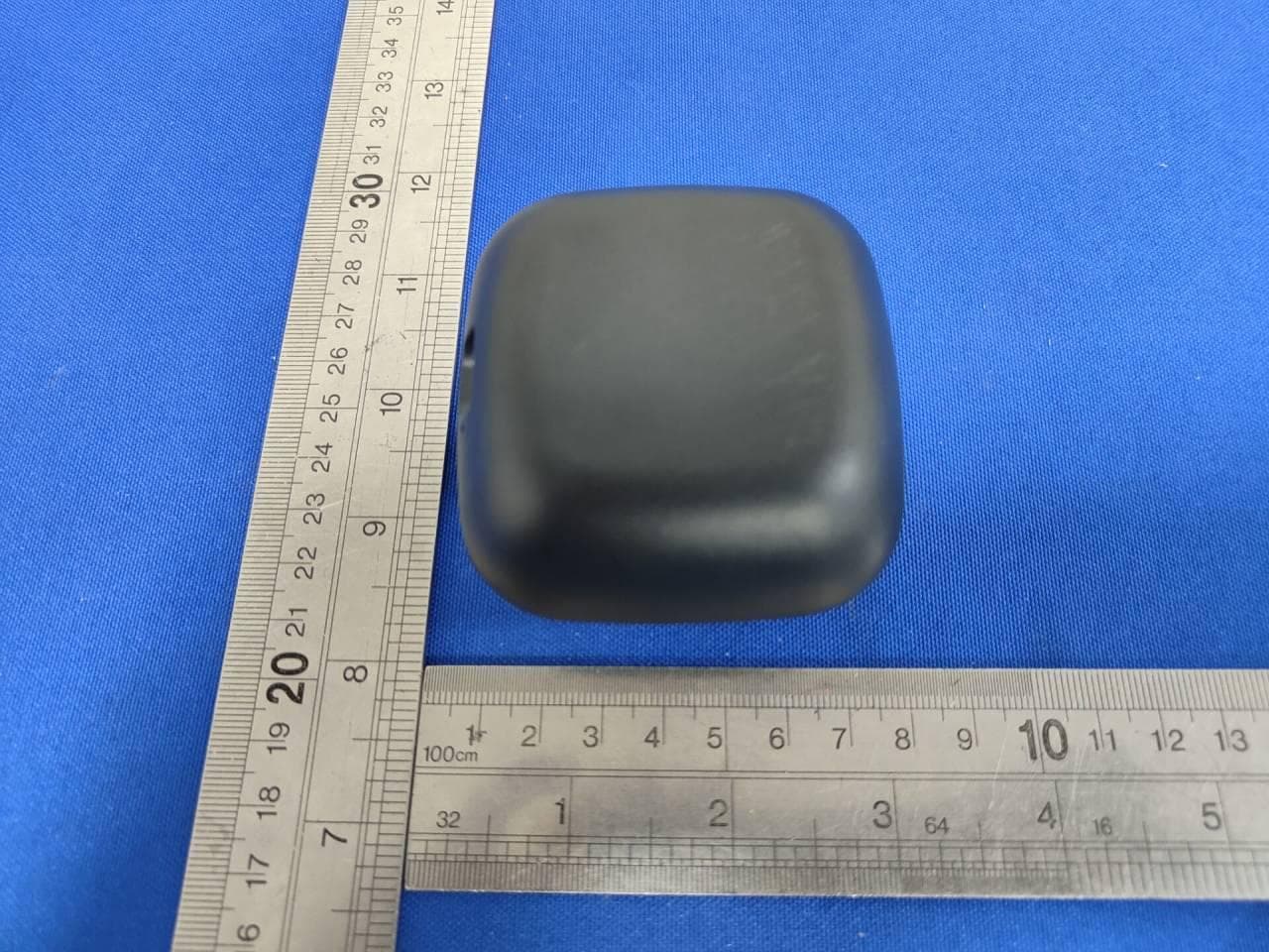 VIVITAR TRULY WIRELESS SPORT EARBUDS - FCC ID 2AMD8-BLK-57W2 - Shenzhen Ground Enterprises Co., Ltd (2)