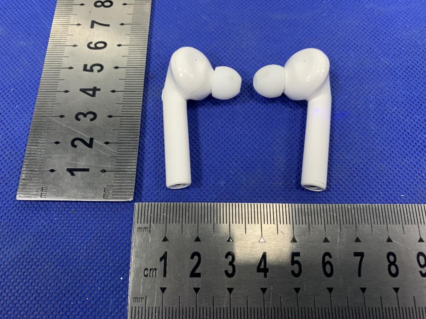 True Wireless Earphones - FCC ID 2AMD8-V40039WN - Shenzhen Ground Enterprises Co., Ltd