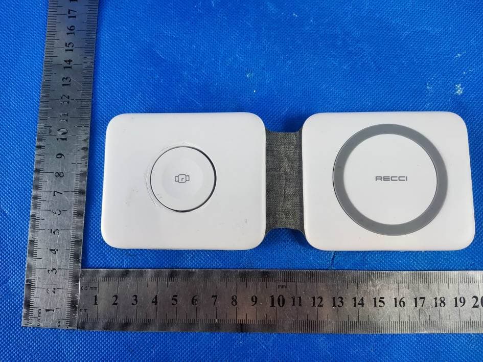 2-IN-1 MAGNETIC WIRELESS CHARGER - FCC ID 2AMG5-STG-6897-TX - JLR Gear (2)