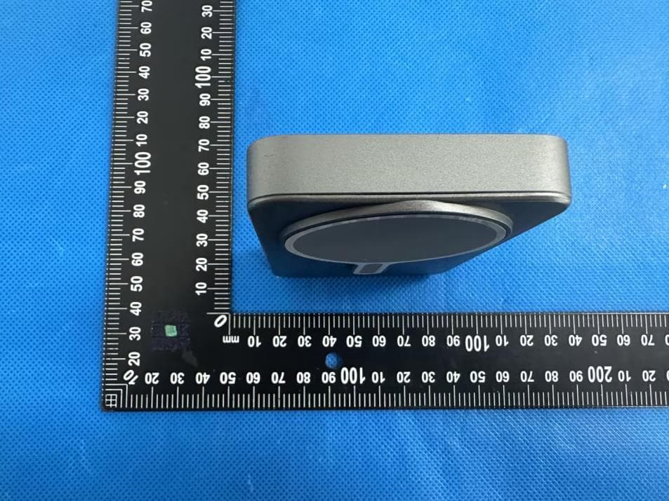 WIRELESS CHARGING MAGNETIC BATTERY - FCC ID 2AMG5-STG-7076-KB - JLR Gear (3)