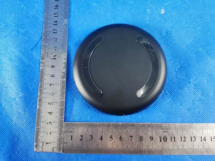 Wireless Charging Pad - FCC ID 2AMG5-STG6883 - JLR Gear (2)