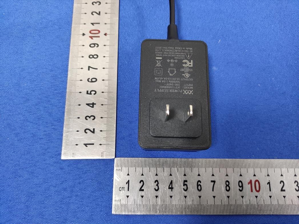 Swiss Tech 200W Power Station with wireless pad - FCC ID 2AMI2-33649 - Hangzhou Great Star Industrial Co., Ltd.