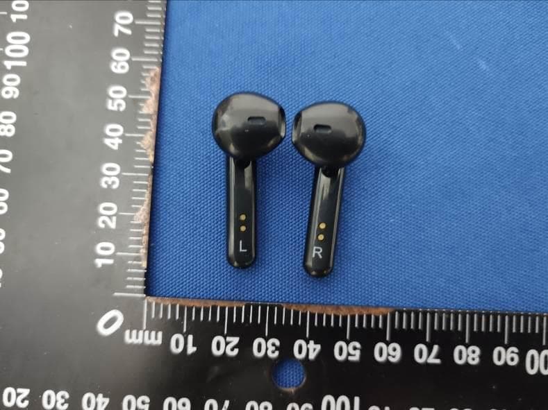 Wireless earbuds - FCC ID 2AML6KR315B - KINGRAY ELECTRONICS Co., LTD (3)