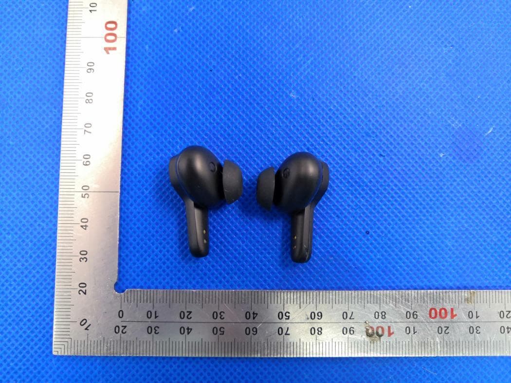 TWS Earphones - FCC ID 2AMNQ-T19 - Dongguan UiiSii Electronics Co., Ltd. (3)