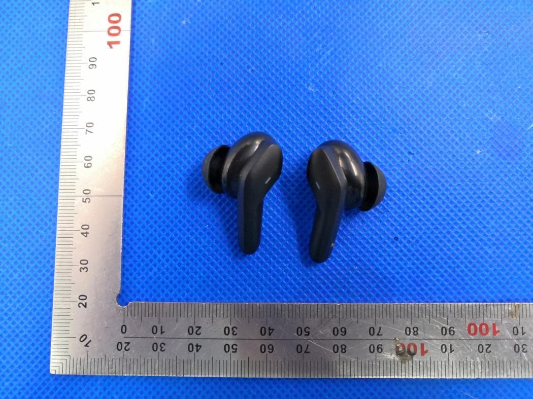 TWS Earphones - FCC ID 2AMNQ-T19 - Dongguan UiiSii Electronics Co., Ltd. (4)