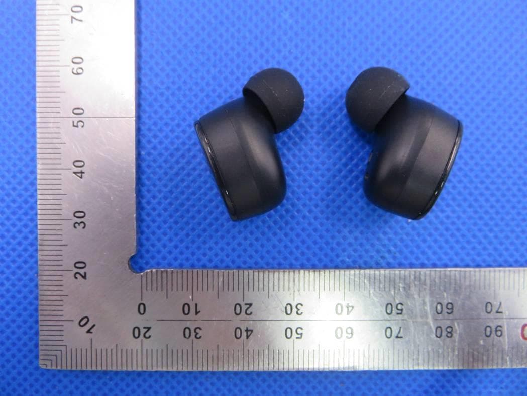 TWS Earphones - FCC ID 2AMNQTWS16 - Dongguan UiiSii Electronics Co., Ltd. (4)