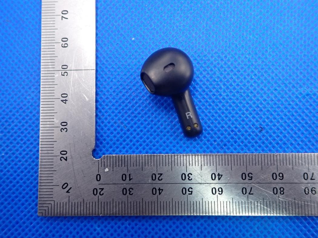TWS Earphones - FCC ID 2AMNQTWS21 - Dongguan UiiSii Electronics Co., Ltd.