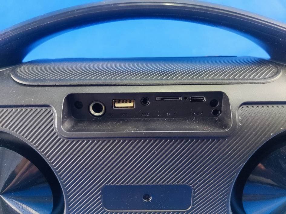 Portable Bluetooth Speaker - FCC ID 2AMPL-IQ-3530RGB - Dongshun Tech Development Limited