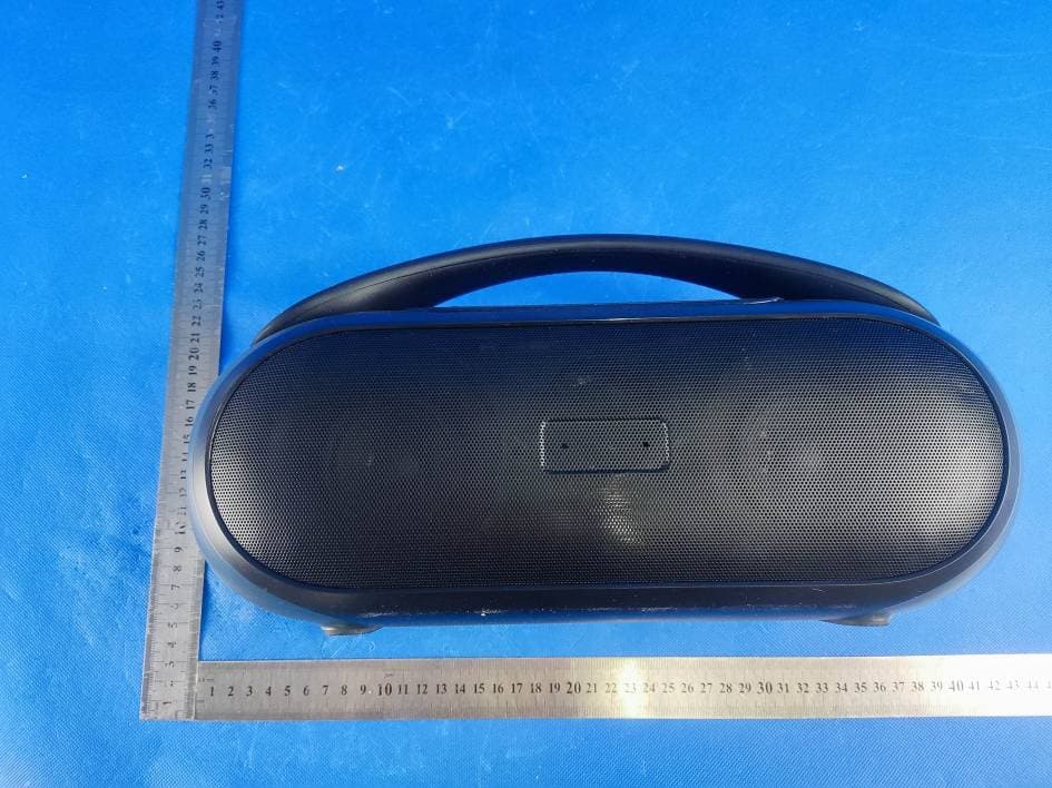 Portable Bluetooth Speaker - FCC ID 2AMPL-IQ-3530RGB - Dongshun Tech Development Limited (2)
