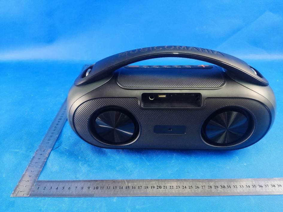 Portable Bluetooth Speaker - FCC ID 2AMPL-IQ-3530RGB - Dongshun Tech Development Limited (3)