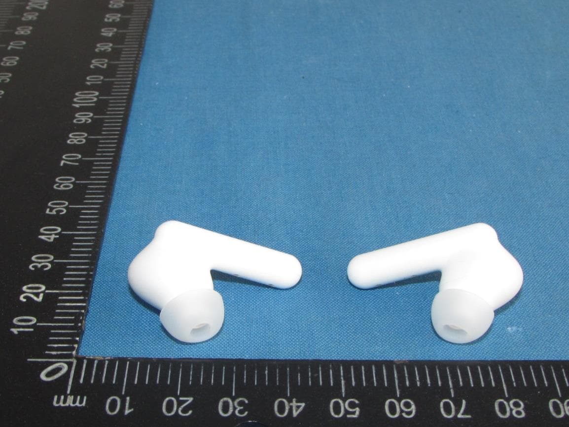 True Wireless Earbuds - FCC ID 2AMQ6-GT7 - Dongguan Liesheng Electronics Co., Ltd. (4)