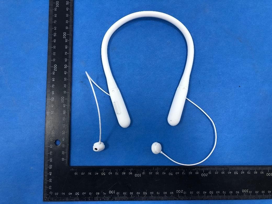 Bluetooth earphone - FCC ID 2AMRE-ACOUSYZ - COTRON CORPORATION (4)