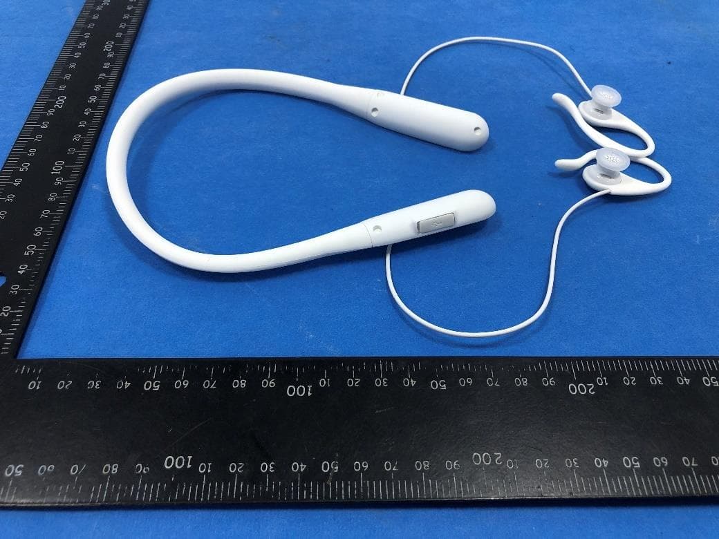 Bluetooth earphone - FCC ID 2AMRE-ACOUSYZ - COTRON CORPORATION (3)