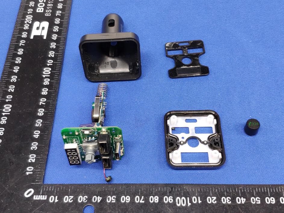 WIRELESS FM TRANSMITTER AND CAR CHARGER - FCC ID 2AMSO-CAD6005 - Summit Electronics LLC (2)