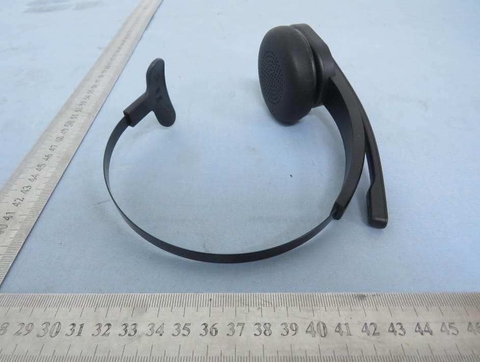 Wireless Headphone - FCC ID 2AMSOBT3500 - Summit Electronics LLC (3)