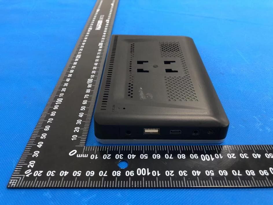 Carplay - FCC ID 2AMSOCAD-DU2000 - Summit Electronics LLC (4)