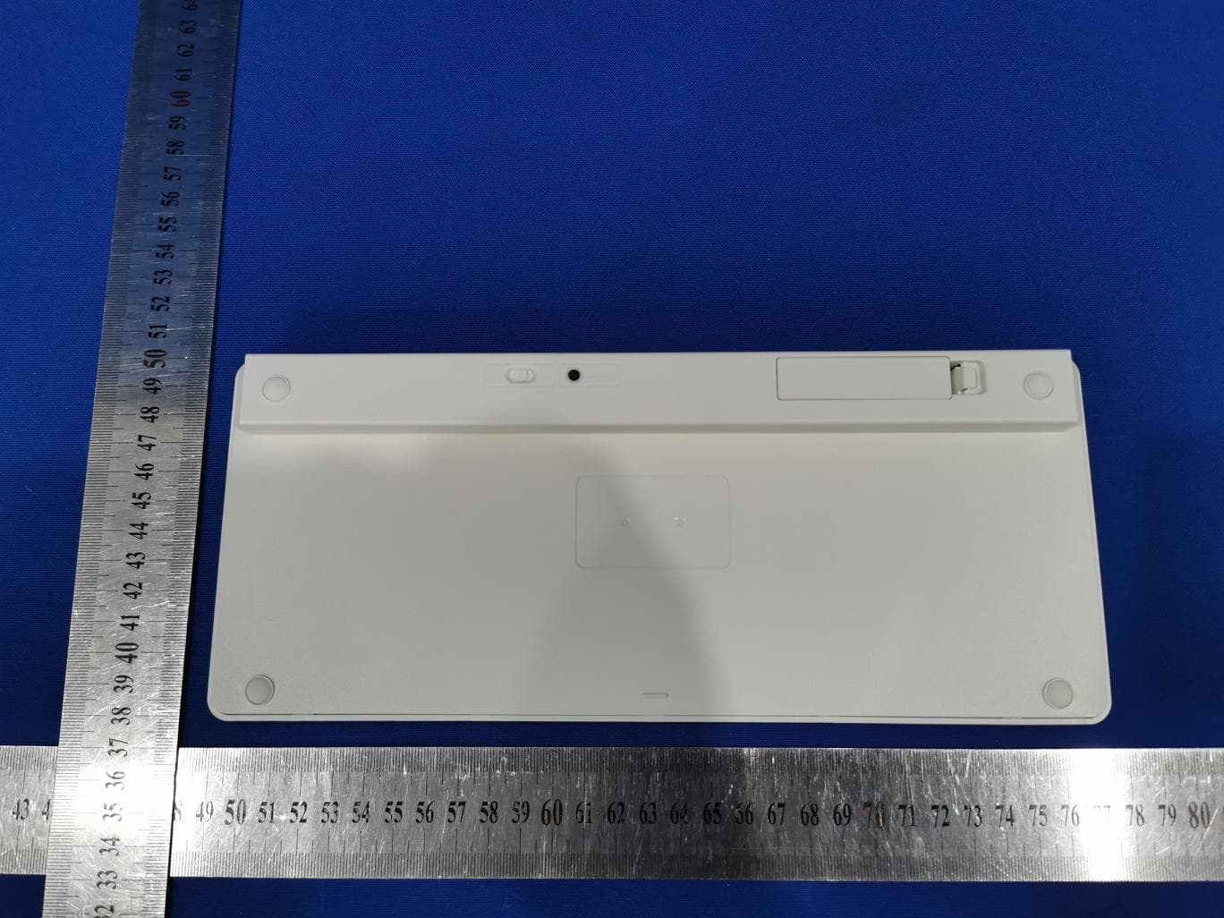 Ultra-Thin Wireless keyboard - FCC ID 2AMSRCK910B - Dongguan Couso Technology Co.,Ltd.