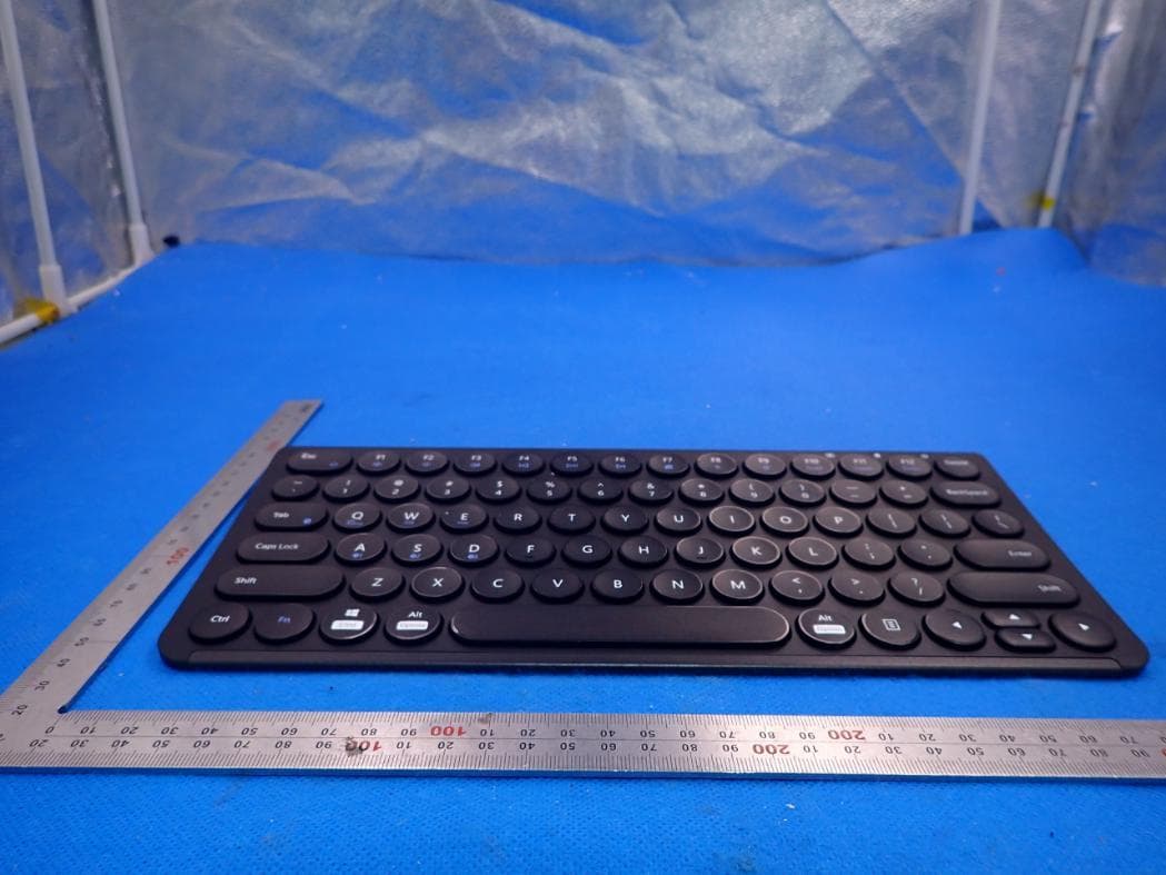 Bluetooth Keyboard - FCC ID 2AMSUGBT1S - SANWA LIMITED (3)