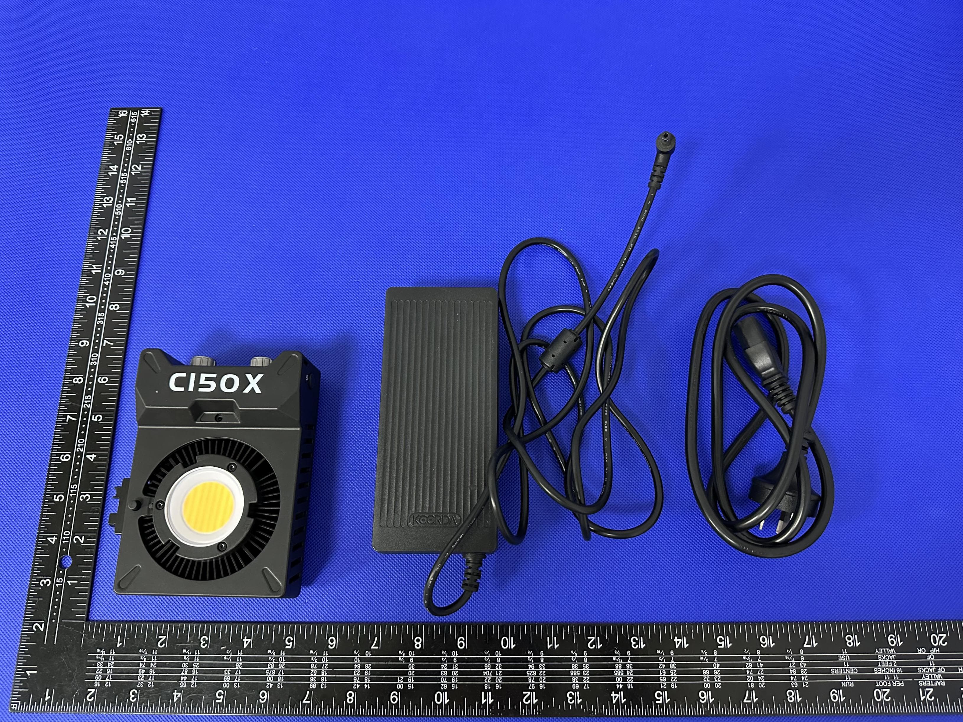 150W Handheld Pocket Light - FCC ID 2AMTD-C150X - Guangdong SIRUI Optical Co., Ltd