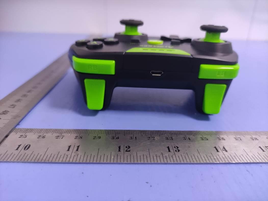 LEGENDS GAMEPAD - FCC ID 2AMTQLGP21 - AtGames Digital Media Inc. (4)