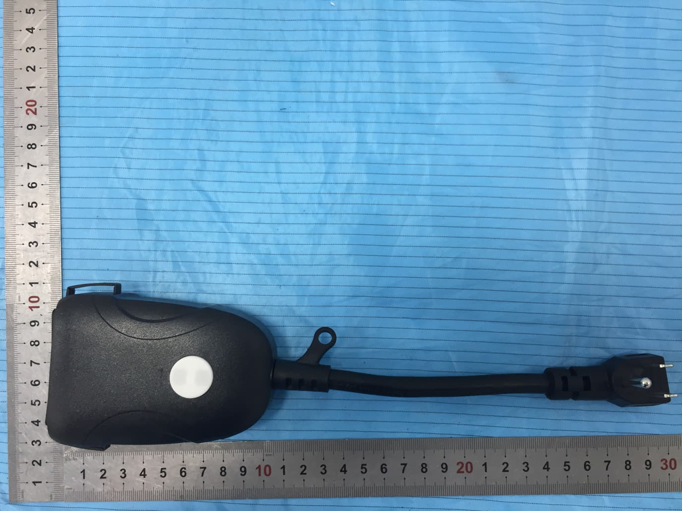 Independently controlled 2-Outlet Outdoor Wi-Fi Smart Socket - FCC ID 2AMV5-SK509-W-N - Changxing Potek Electronics & Technology Co., Ltd. (2)