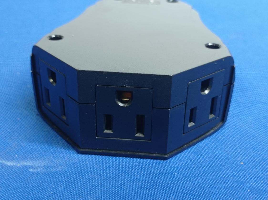3-outlet outdoor wifi smart plug - FCC ID 2AMV5-SK511-A-W-A - Changxing Potek Electronics & Technology Co., Ltd.