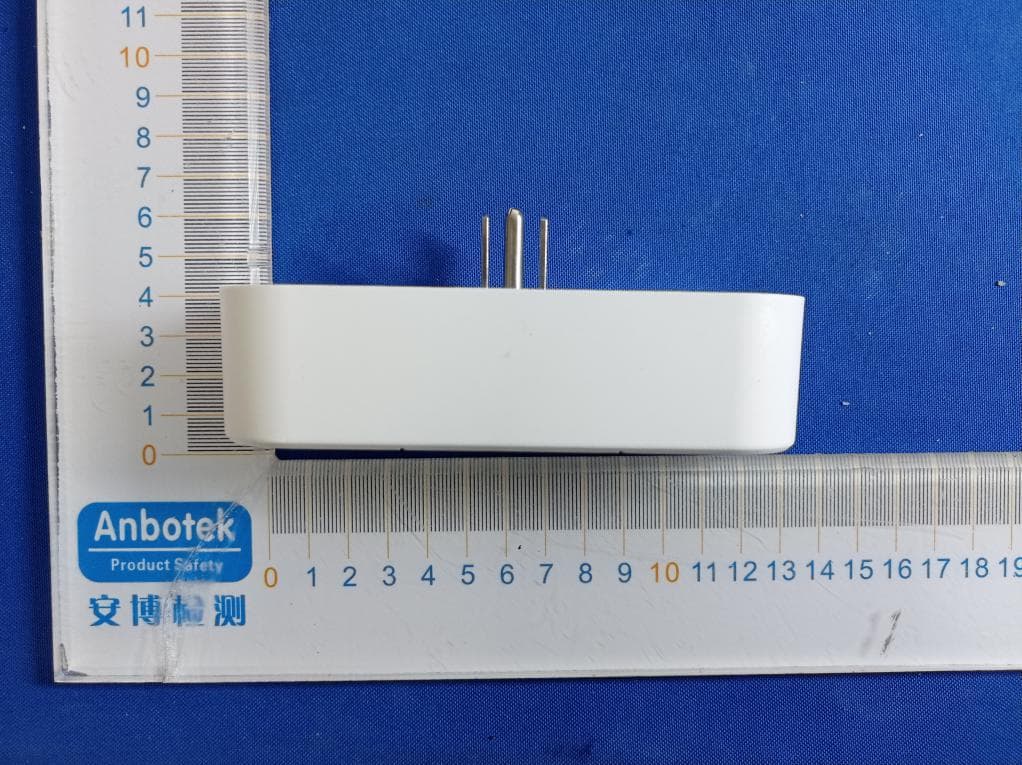 2-outlet independently controlled indoor wifi smart plug - FCC ID 2AMV5-SK522-W-A - Changxing Potek Electronics & Technology Co., Ltd.