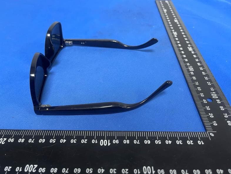 Bluetooth glasses - FCC ID 2AMVL-HS-999 - Dong Guan City Qi Xing Electronics Technology Co., LTD (4)
