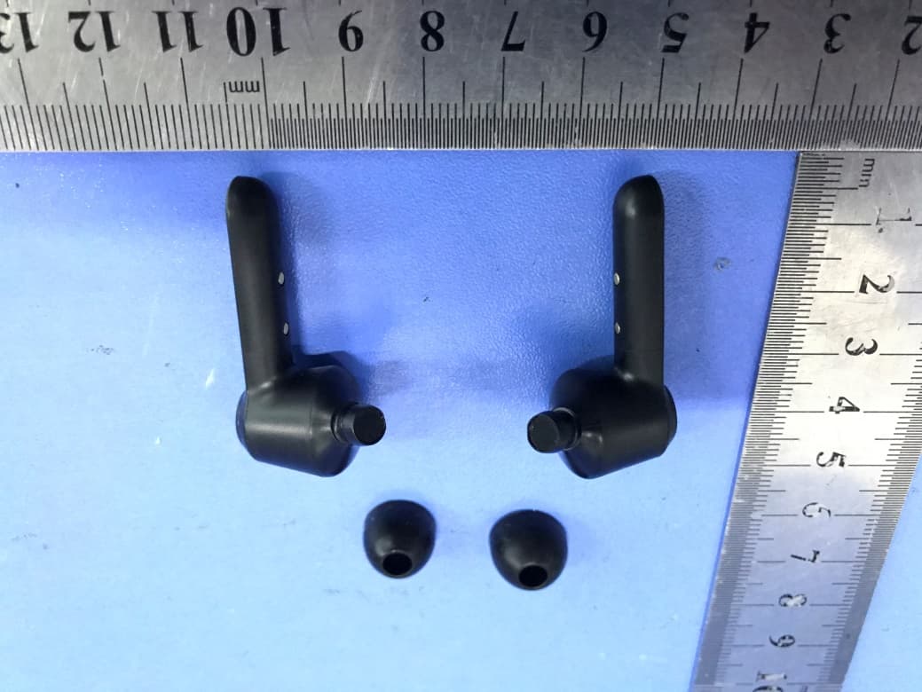 True Wireless Stereo Earphones (W20) - FCC ID 2AMWY-W20 - Shenzhen PINCUN digital technology Co., Ltd.