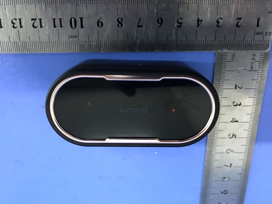 True Wireless Stereo Earphones (W20) - FCC ID 2AMWY-W20 - Shenzhen PINCUN digital technology Co., Ltd. (4)