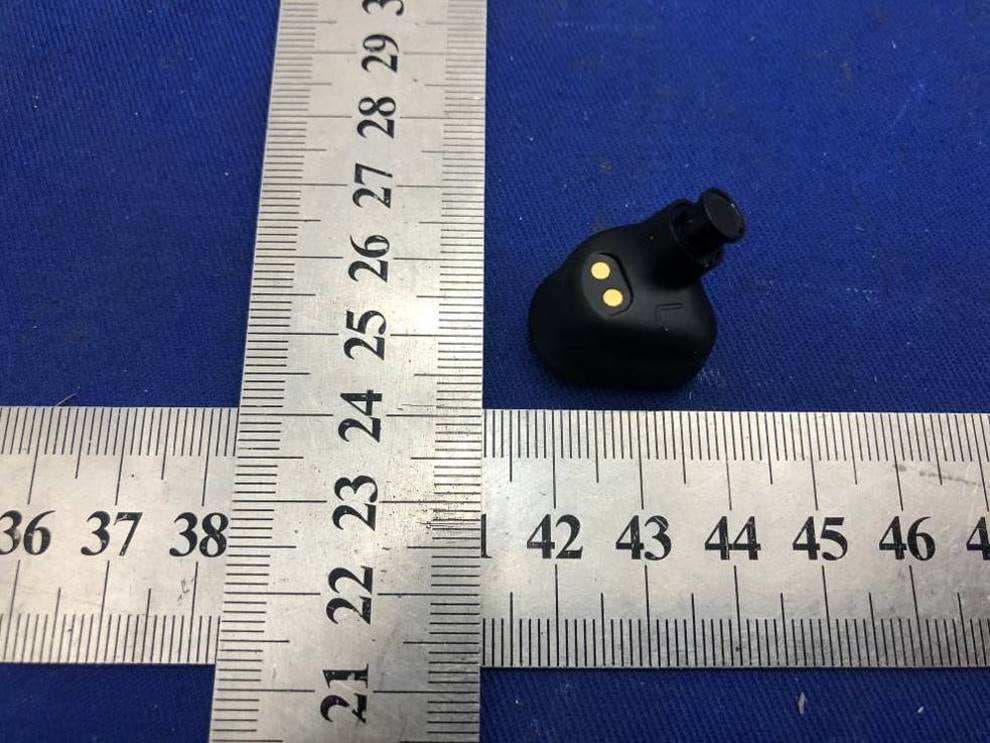 Lenovo True Wireless Earbuds - FCC ID 2AN4C-1344 - Shenzhen Grandsun Electronic Co., Ltd. (4)