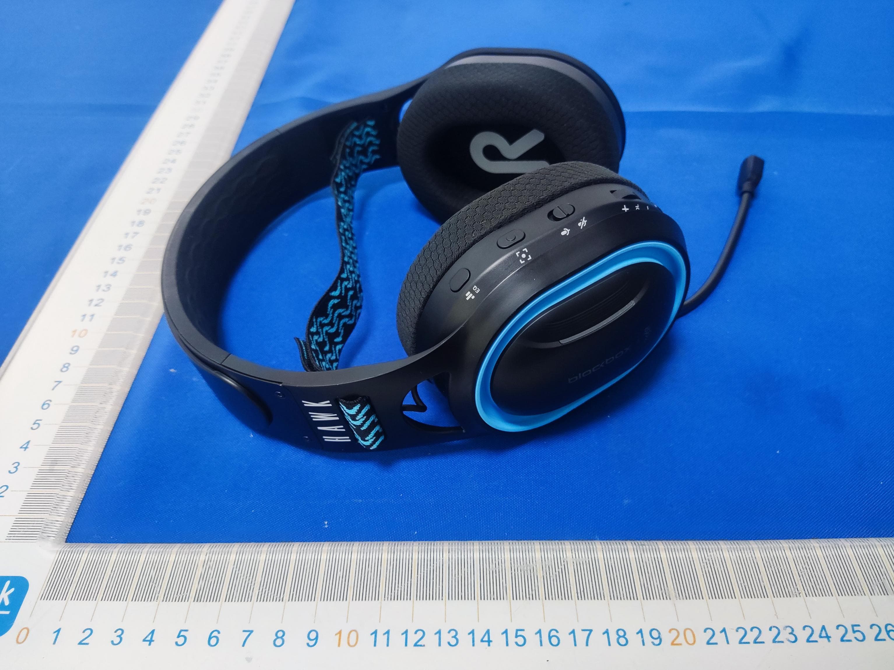 DUAL-MODE WIRELESS BLUETOOTH GAMING HEADSET - FCC ID 2AN4C-7137 - Shenzhen Grandsun Electronic Co., Ltd. (4)