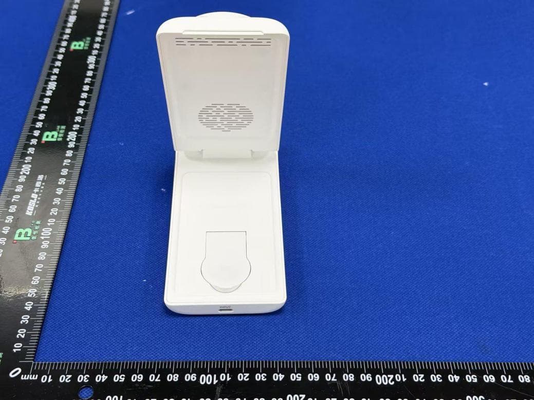 3-in-1 Wireless Charger - FCC ID 2AN4Y-WX7 - SHENZHEN TORRAS TECHNOLOGY CO.,LTD. (3)