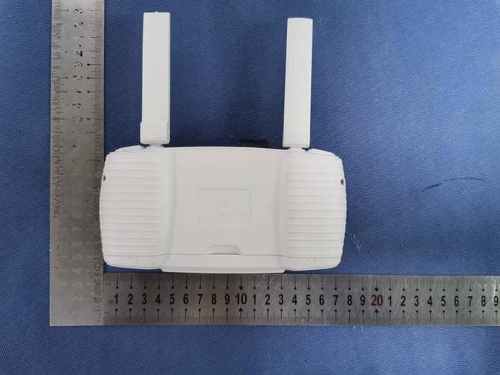 HUBSAN HT018A Transmitter - FCC ID 2AN75-HT018A-1TX - SHENZHEN HUBSAN TECHNOLOGY CO., LTD. (3)