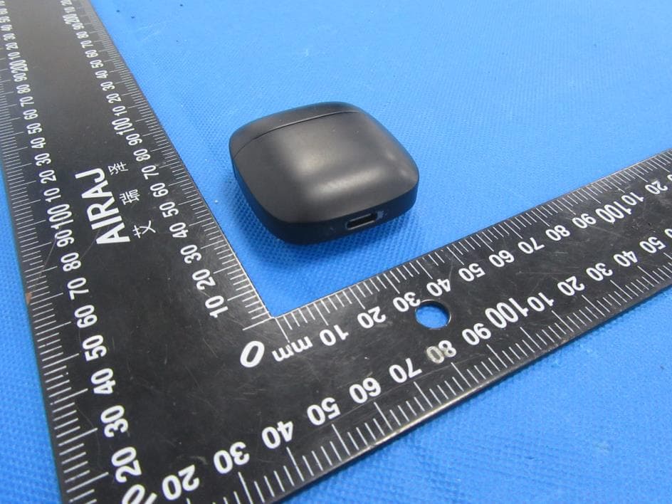 TWS Earbuds - FCC ID 2AN8F573-M3012 - Shenzhen Mossloo Industrial Co.,Ltd (3)