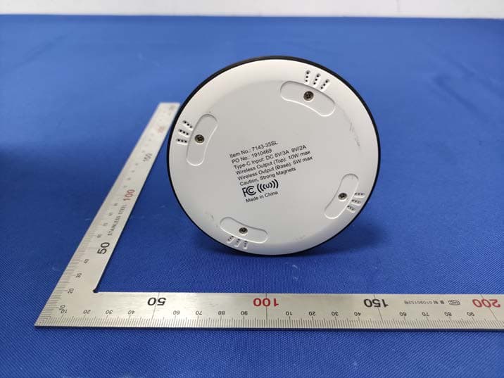 Dual Fast Wireless Charging Stand with Base - FCC ID 2AN8FMSL-M1022Q - Shenzhen Mossloo Industrial Co.,Ltd