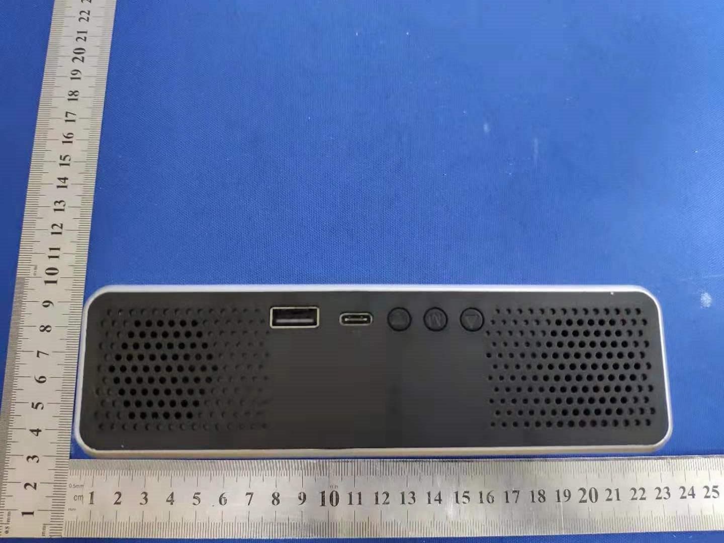 Dual Speakers Wireless Charging Desk Clock - FCC ID 2AN8FMSL-M6019Q - Shenzhen Mossloo Industrial Co.,Ltd (2)