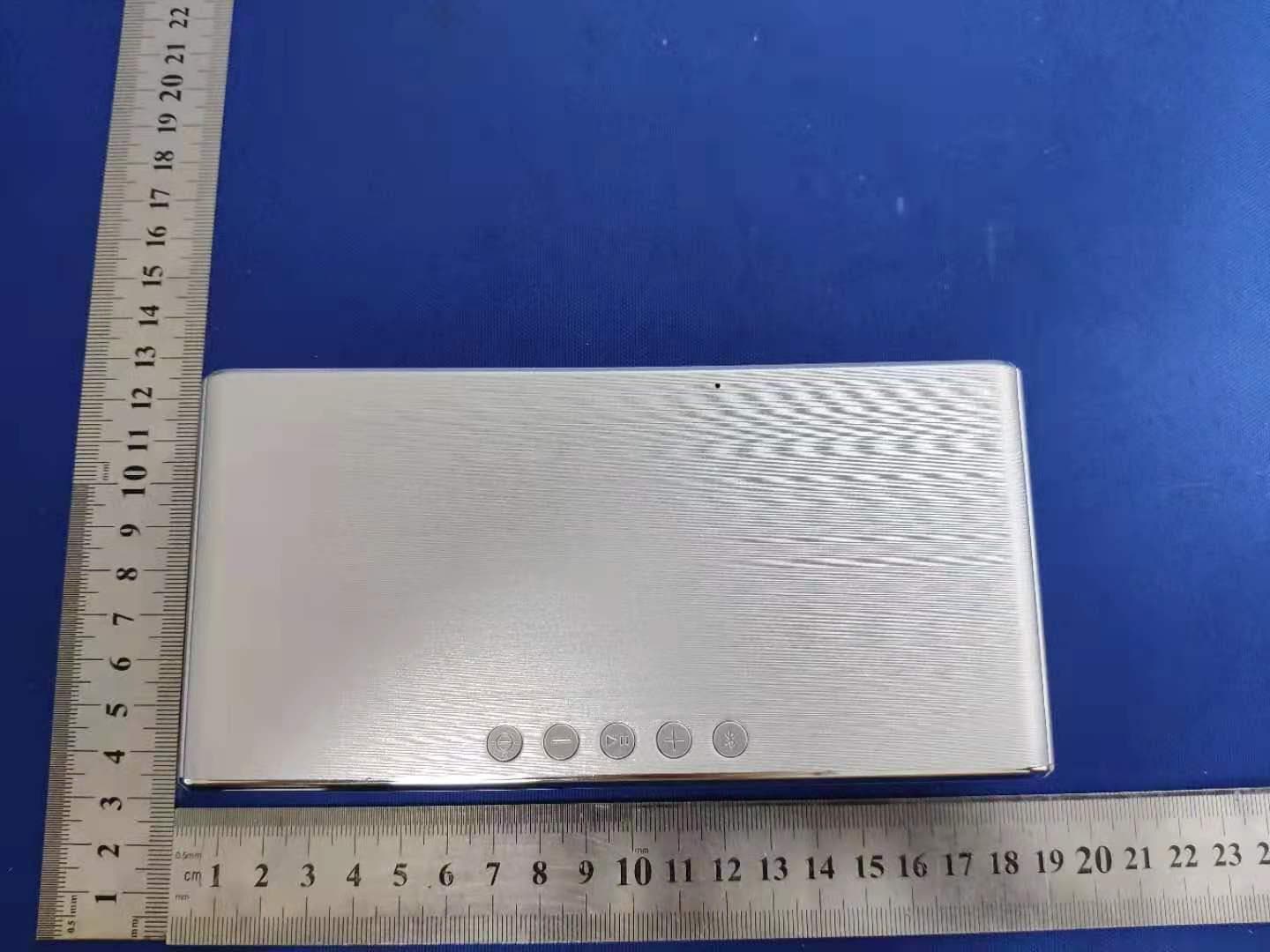 Dual Speakers Wireless Charging Desk Clock - FCC ID 2AN8FMSL-M6019Q - Shenzhen Mossloo Industrial Co.,Ltd (4)